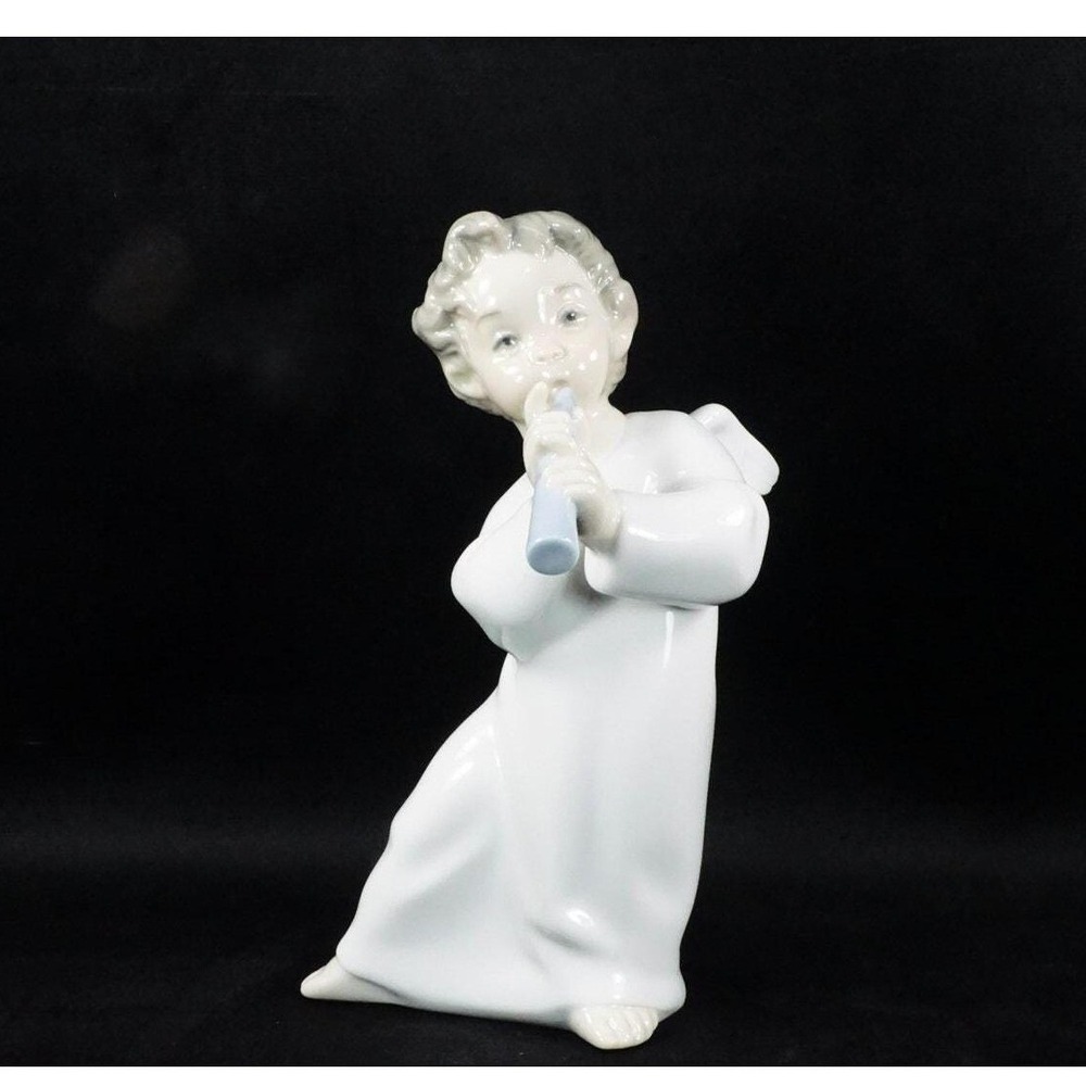 Lladro Figurine "Angel with Flute" or Horn #4540 Fulgencio Garcia 6 1/4" Tall